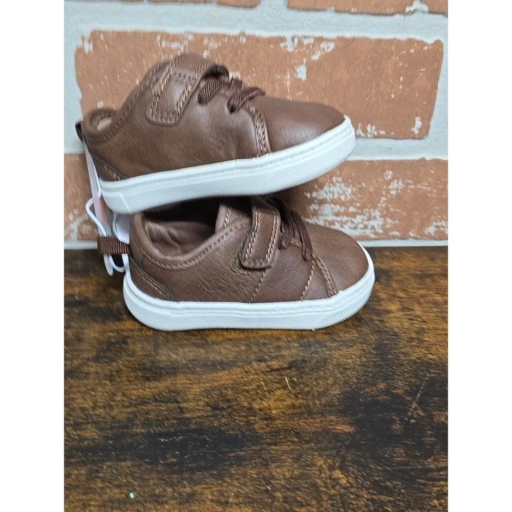 Carters‎ Infant Walking Shoes-Size 3 Months-Brown Lip On Hook And Loop Closure
